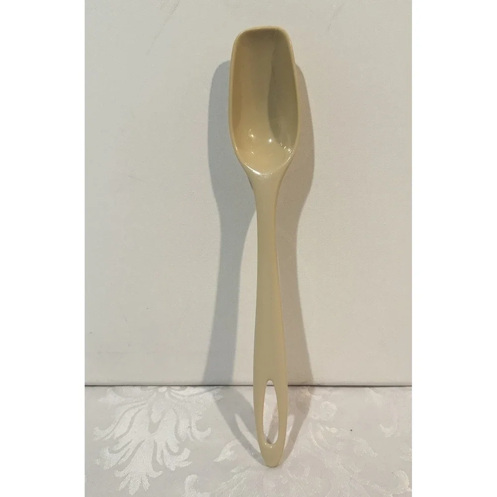 Vintage‎ Ensar Corp Nylon Plastic Solid Spoon Made USA Burnt Ivory Color